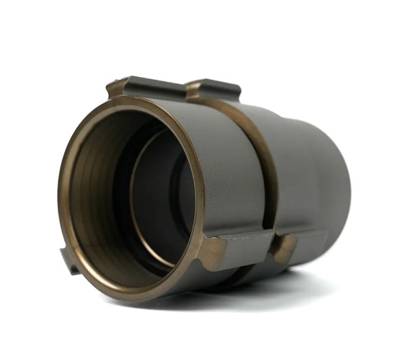 Hur ansluter jag NH Fire Slange -kopplingen till brandslangen?